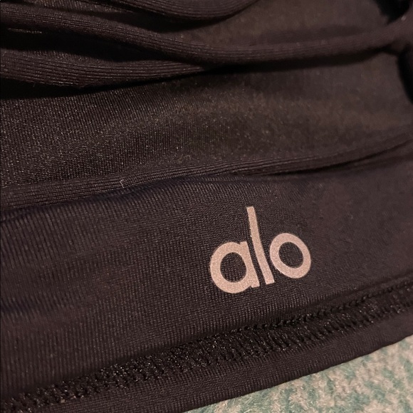 ALO Yoga strappy back cropped Black Top - Picture 9 of 10